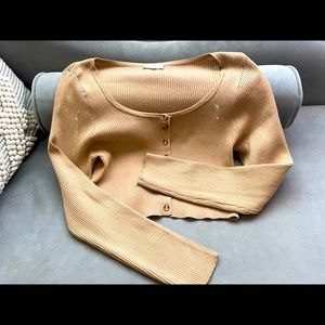 Like new crop sweater
